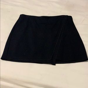 Kenneth Cole black mini skirt size 6